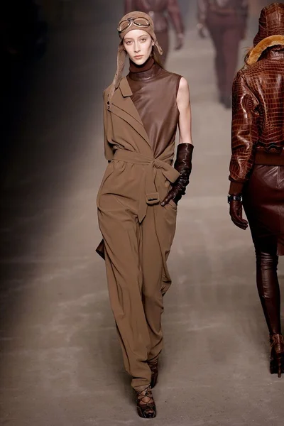 Look 29